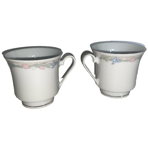 Illusions, 2 Footed Cups, Ring Of Flowers/Rim-silver Discontinued VTG - Picture 1 of 6